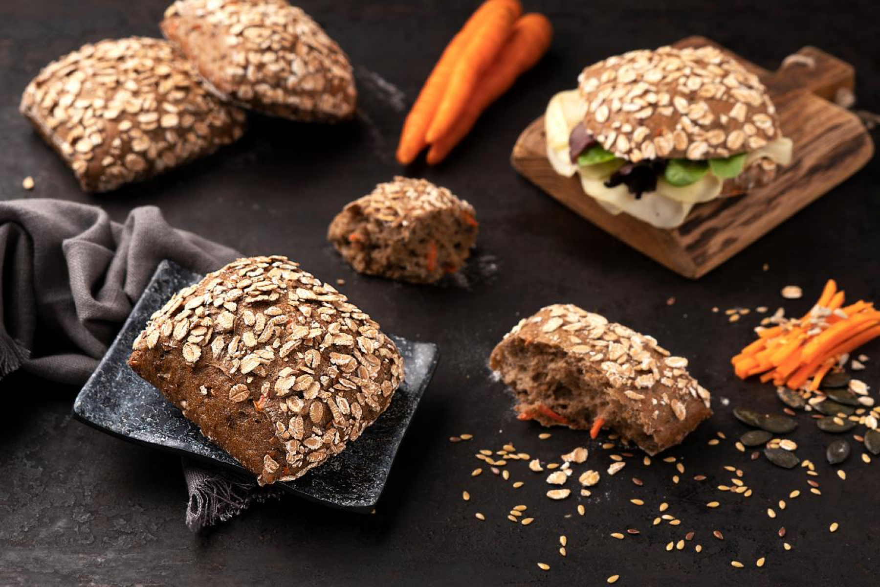 Dinkel-Karotten- Brötchen